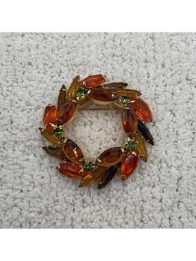 Vintage Rhinestone Wreath Brooch Gold Tone